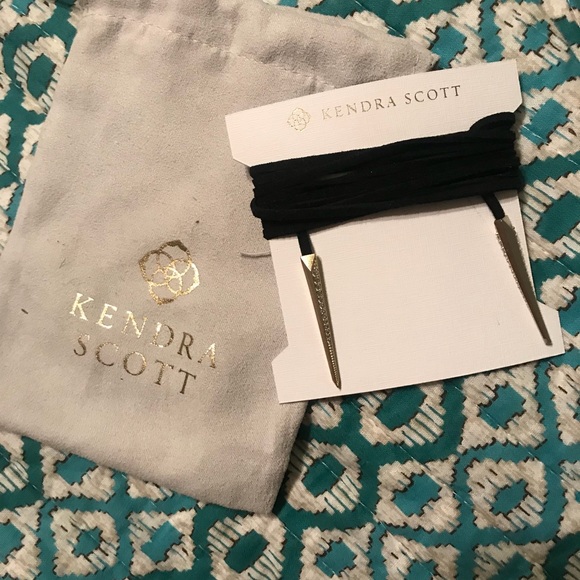 Kendra Scott Jewelry - Nedra Scott shoestring pierce choker